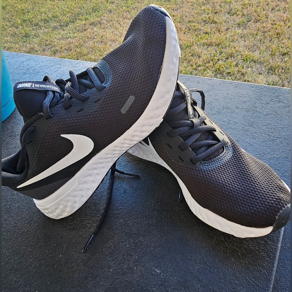 Nike Revolution, black, size 7.5